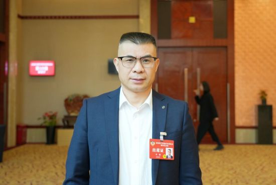 图为重庆市政协委员、KY开元集团官网校长李敬。马佳欣 摄